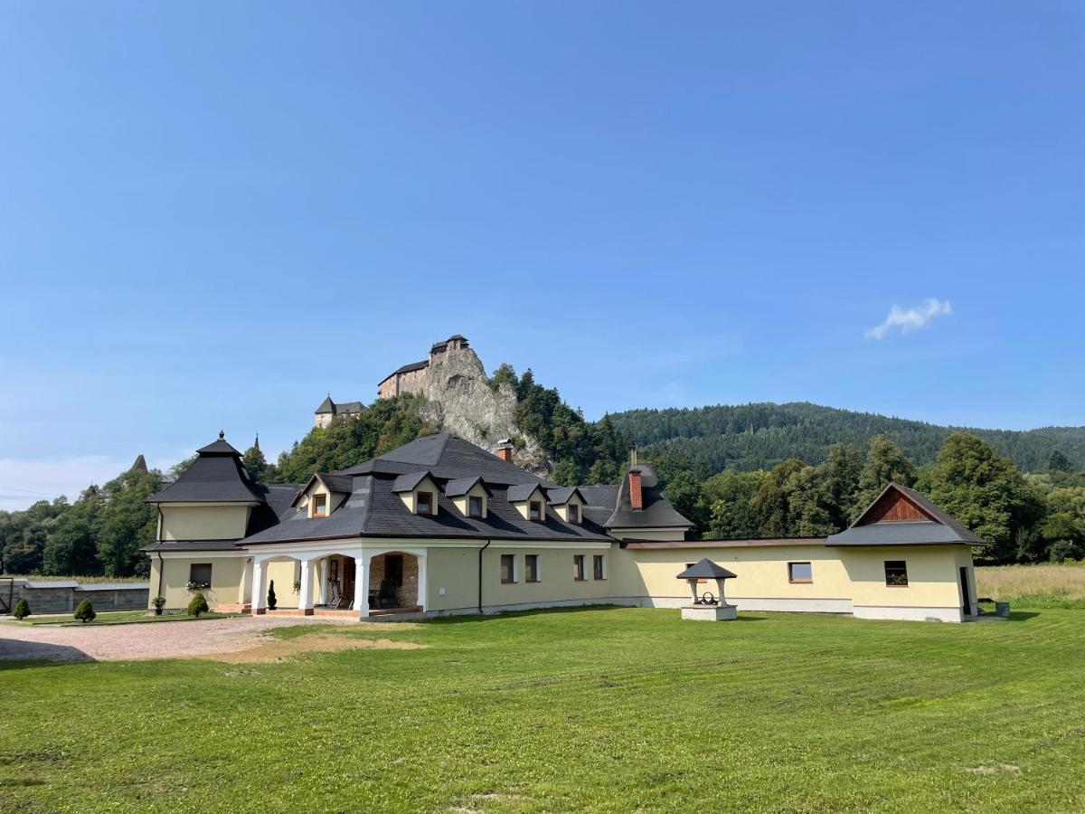 Penzion U Dvoch Levov Árvaváralja Kültér fotó