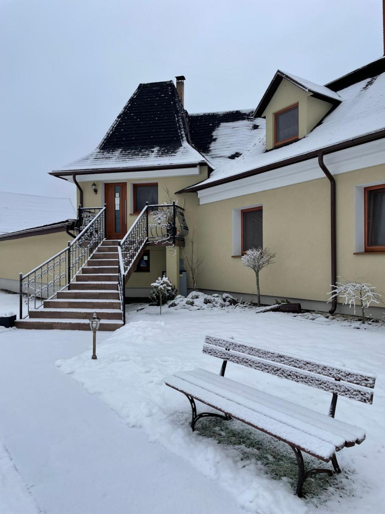 Penzion U Dvoch Levov Árvaváralja Kültér fotó